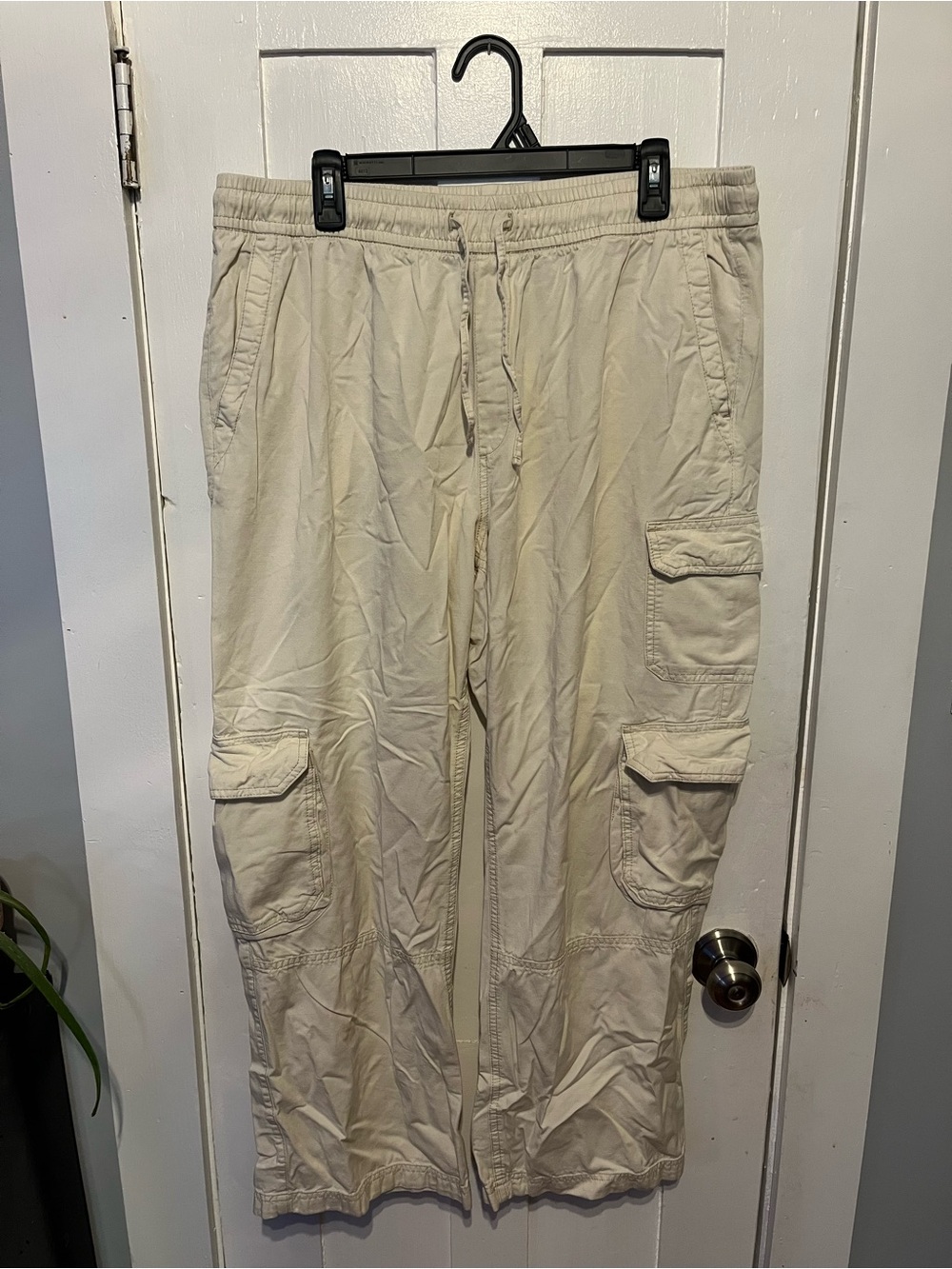 Old Navy Women's Beige Cargo Drawstring Pants
